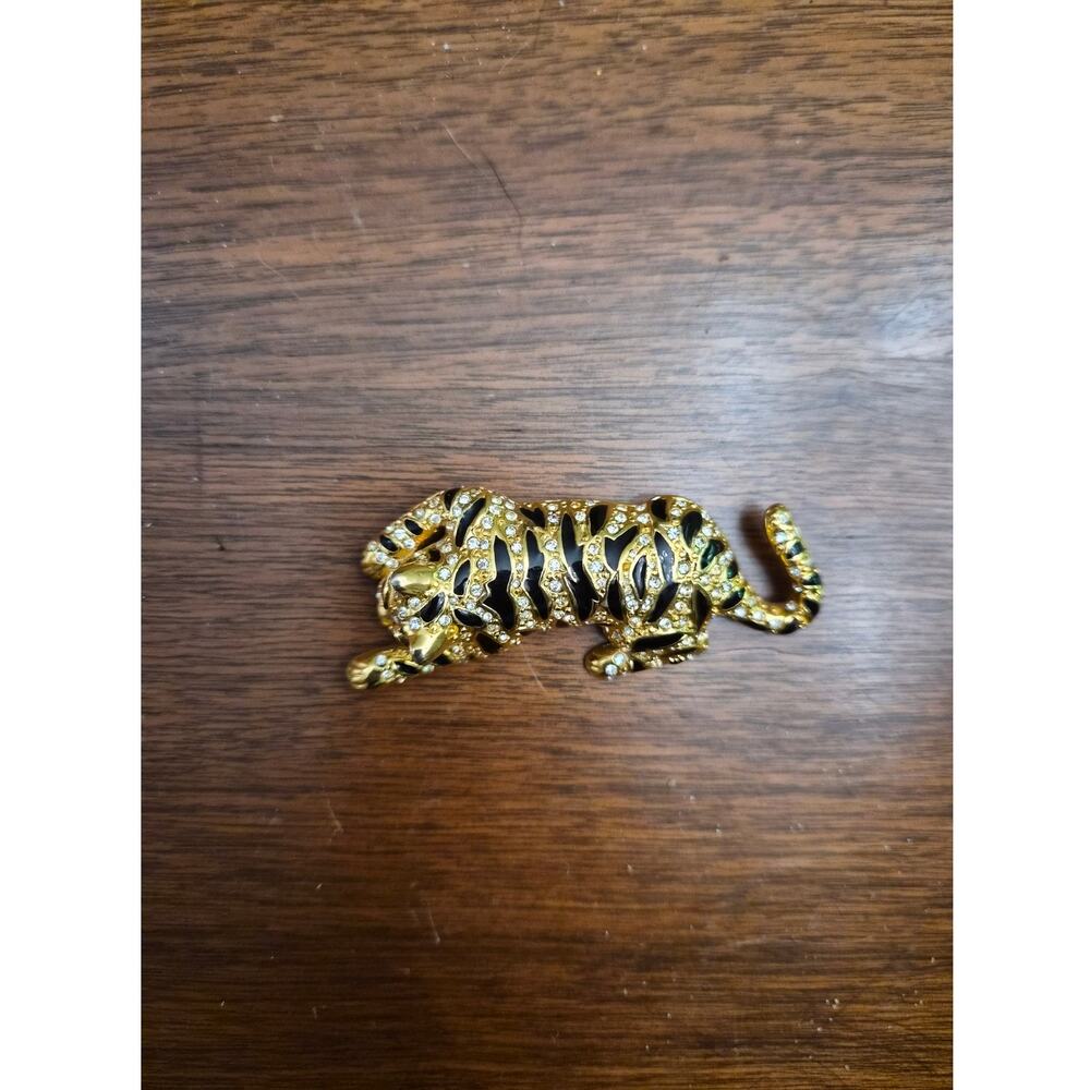 Vintage Cheeta Gold Tone Brooch with Red Eyes and Black Spots
